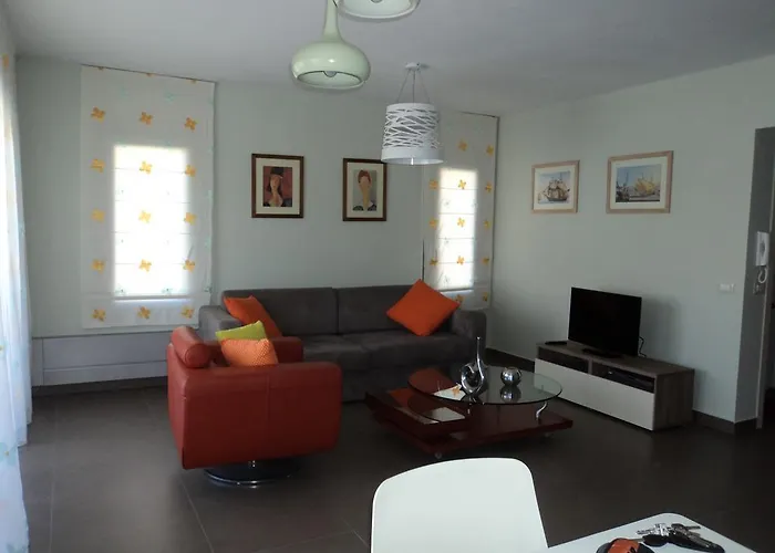Violeta Apartments